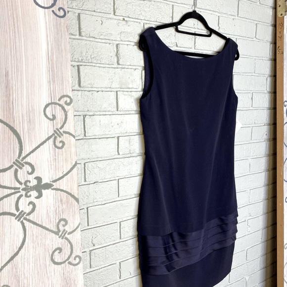 Gillian Fitted Special Occasion Dress NWT Size 12 D-28 - Picture 6 of 15